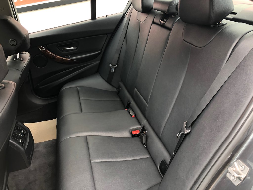 2013 BMW 328i xDrive Xdrive - sunroof, power memory seats, a/c, cruise in COLDBROOK, Nova Scotia - 20 - w1024h768px