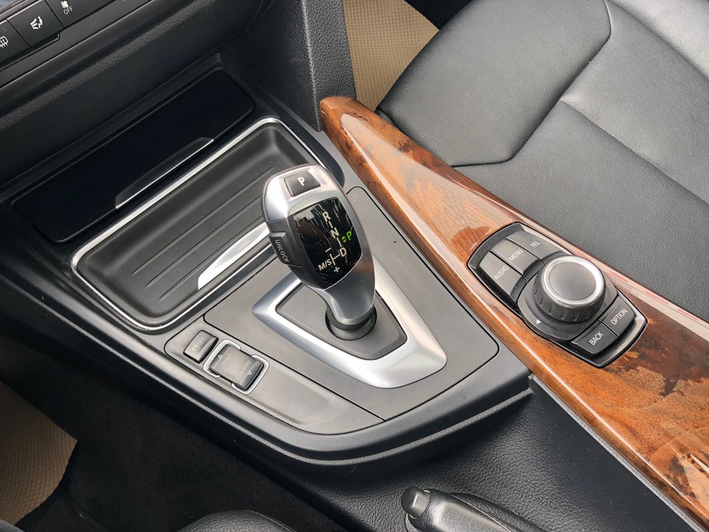 2013 BMW 328i xDrive Xdrive - sunroof, power memory seats, a/c, cruise in COLDBROOK, Nova Scotia - 14 - w1024h768px