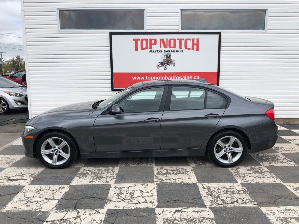 2013 BMW 328i xDrive Xdrive - sunroof, power memory seats, a/c, cruise in COLDBROOK, Nova Scotia - 25 - w1024h768px