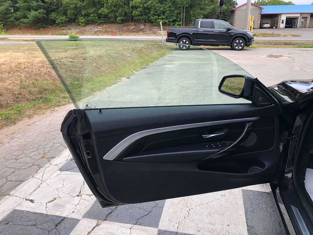 2014 BMW 428i xDrive - Reverse Camera, Convertible in COLDBROOK, Nova Scotia - 7 - w1024h768px