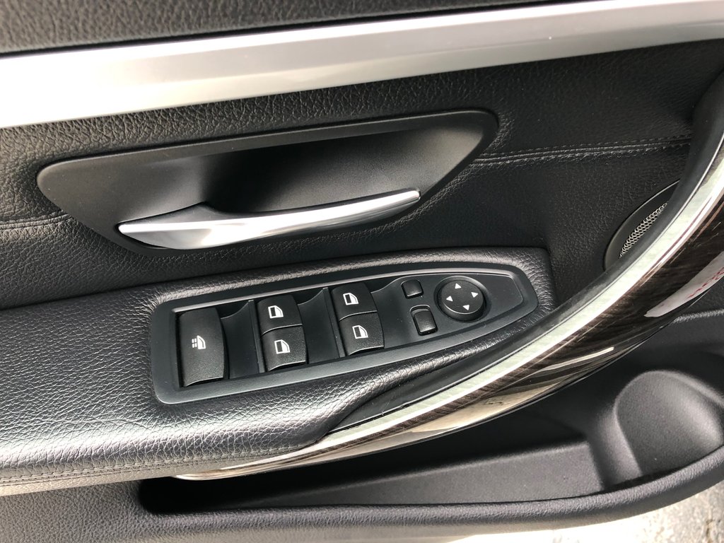 2014 BMW 428i xDrive - Reverse Camera, Convertible in COLDBROOK, Nova Scotia - 8 - w1024h768px