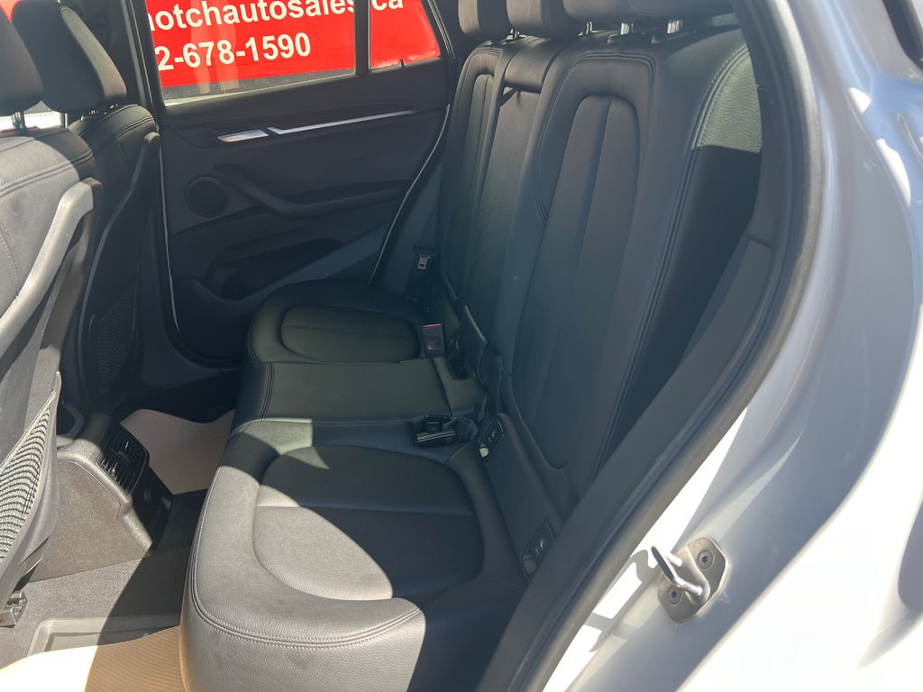 2017  X1 XDrive28i - AWD, Leather, Sunroof, Navigation, A.C in Kentville, Nova Scotia - 22 - w1024h768px
