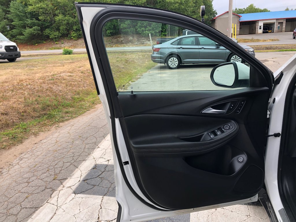 2020 Buick Encore GX Essence - Sunroof, Power Seats, Reverse Camera in Kentville, Nova Scotia - 7 - w1024h768px
