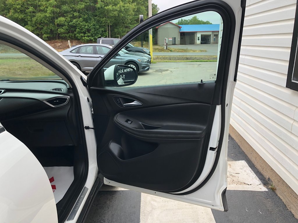 2020 Buick Encore GX Essence - Sunroof, Power Seats, Reverse Camera in Kentville, Nova Scotia - 27 - w1024h768px