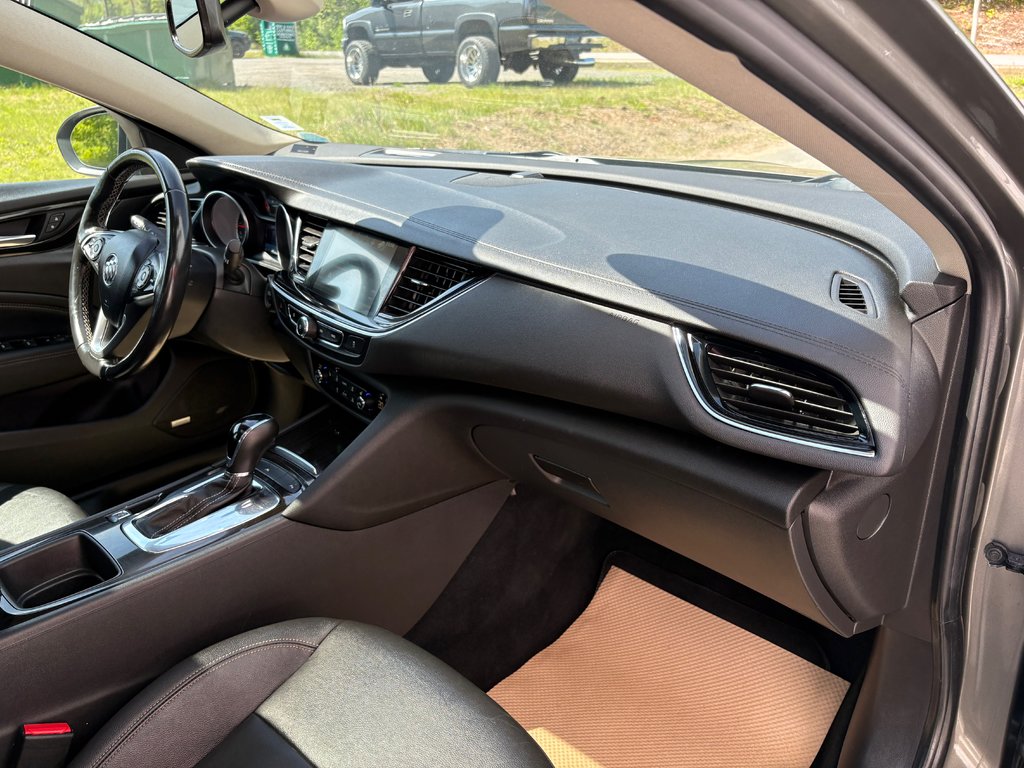 Buick REGAL SPOR Essence - power memory seats, hands free, cruise 2018 à Kentville, Nouvelle-Écosse - 28 - w1024h768px
