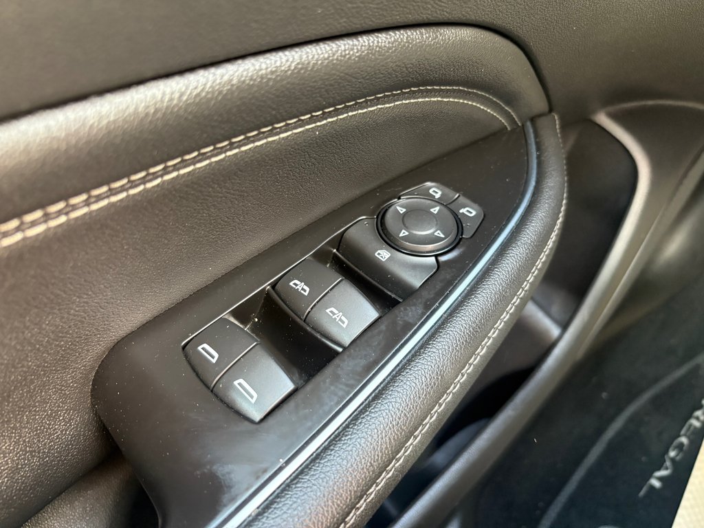 Buick REGAL SPOR Essence - power memory seats, hands free, cruise 2018 à Kentville, Nouvelle-Écosse - 7 - w1024h768px
