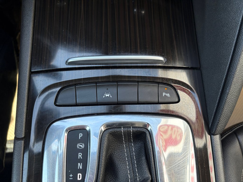 Buick REGAL SPOR Essence - power memory seats, hands free, cruise 2018 à Kentville, Nouvelle-Écosse - 15 - w1024h768px