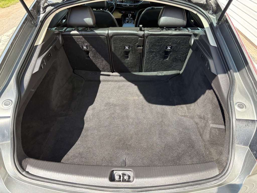 Buick REGAL SPOR Essence - power memory seats, hands free, cruise 2018 à Kentville, Nouvelle-Écosse - 25 - w1024h768px