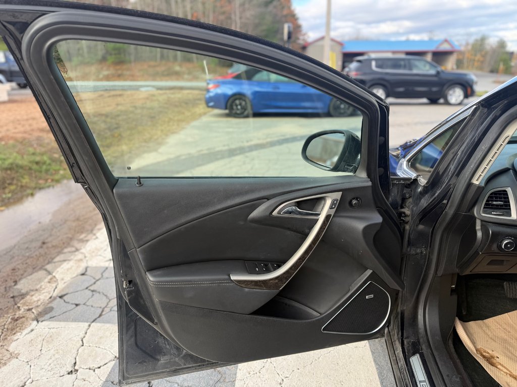2014 Buick VERANO Premium, keyless entry, remote start, backup cam in COLDBROOK, Nova Scotia - 7 - w1024h768px