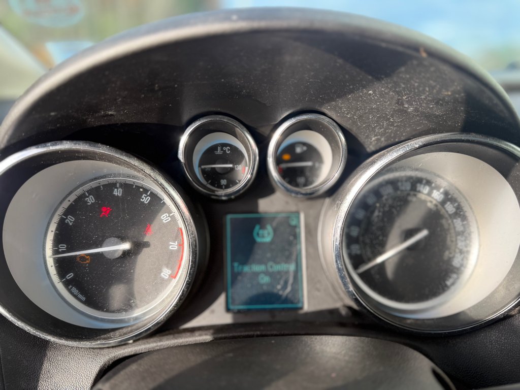 2014 Buick VERANO Premium, keyless entry, remote start, backup cam in COLDBROOK, Nova Scotia - 11 - w1024h768px