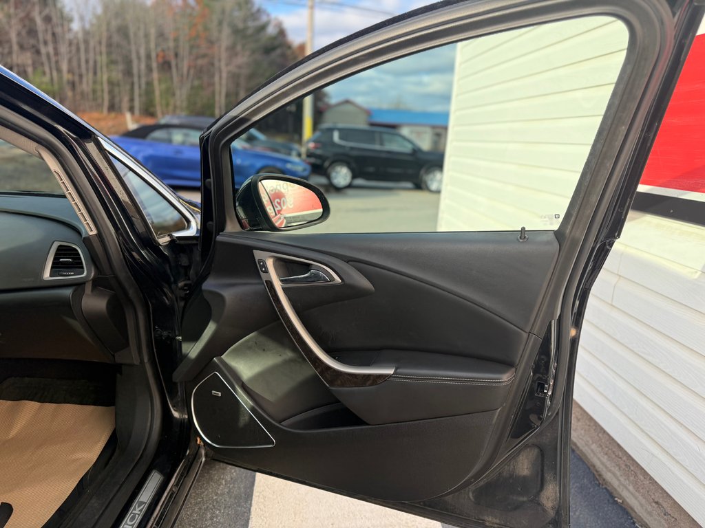2014 Buick VERANO Premium, keyless entry, remote start, backup cam in COLDBROOK, Nova Scotia - 19 - w1024h768px
