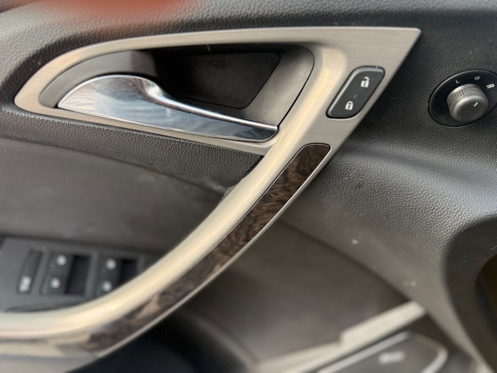 2014 Buick VERANO Premium, keyless entry, remote start, backup cam in COLDBROOK, Nova Scotia - 8 - w1024h768px