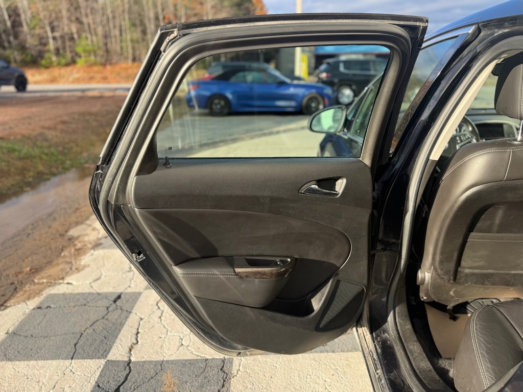 2014 Buick VERANO Premium, keyless entry, remote start, backup cam in COLDBROOK, Nova Scotia - 15 - w1024h768px