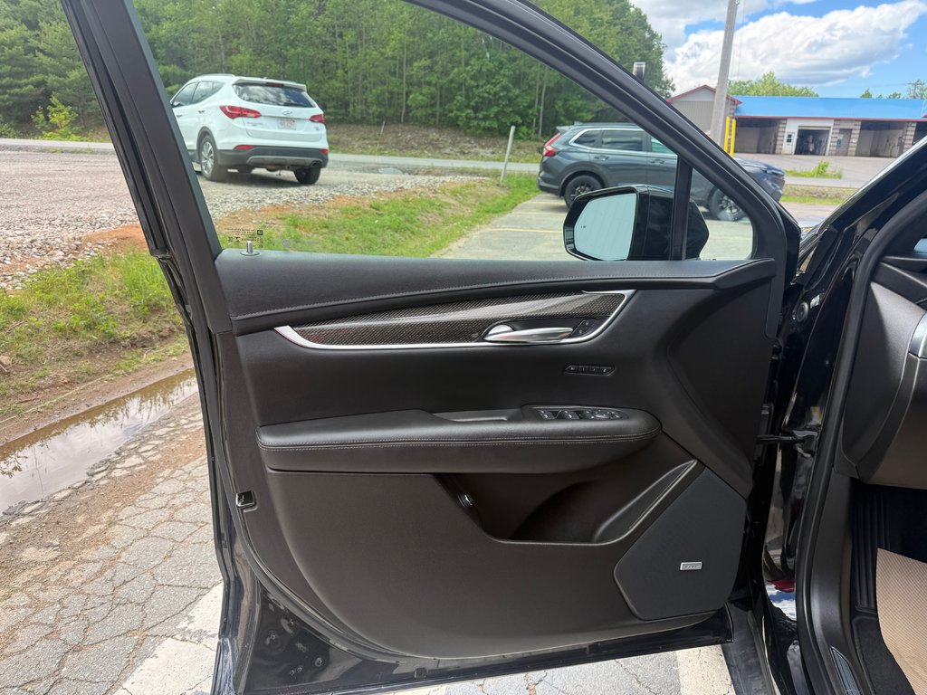 2022 Cadillac XT5 SPORT AWD Sport, keyless entry, backup camera, Bluetooth in COLDBROOK, Nova Scotia - 7 - w1024h768px