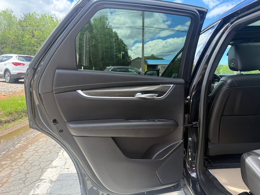 2022 Cadillac XT5 SPORT AWD Sport, keyless entry, backup camera, Bluetooth in COLDBROOK, Nova Scotia - 14 - w1024h768px