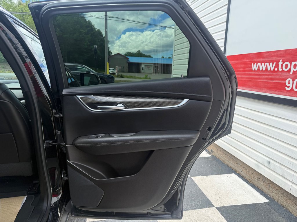 2022 Cadillac XT5 SPORT AWD Sport, keyless entry, backup camera, Bluetooth in COLDBROOK, Nova Scotia - 17 - w1024h768px