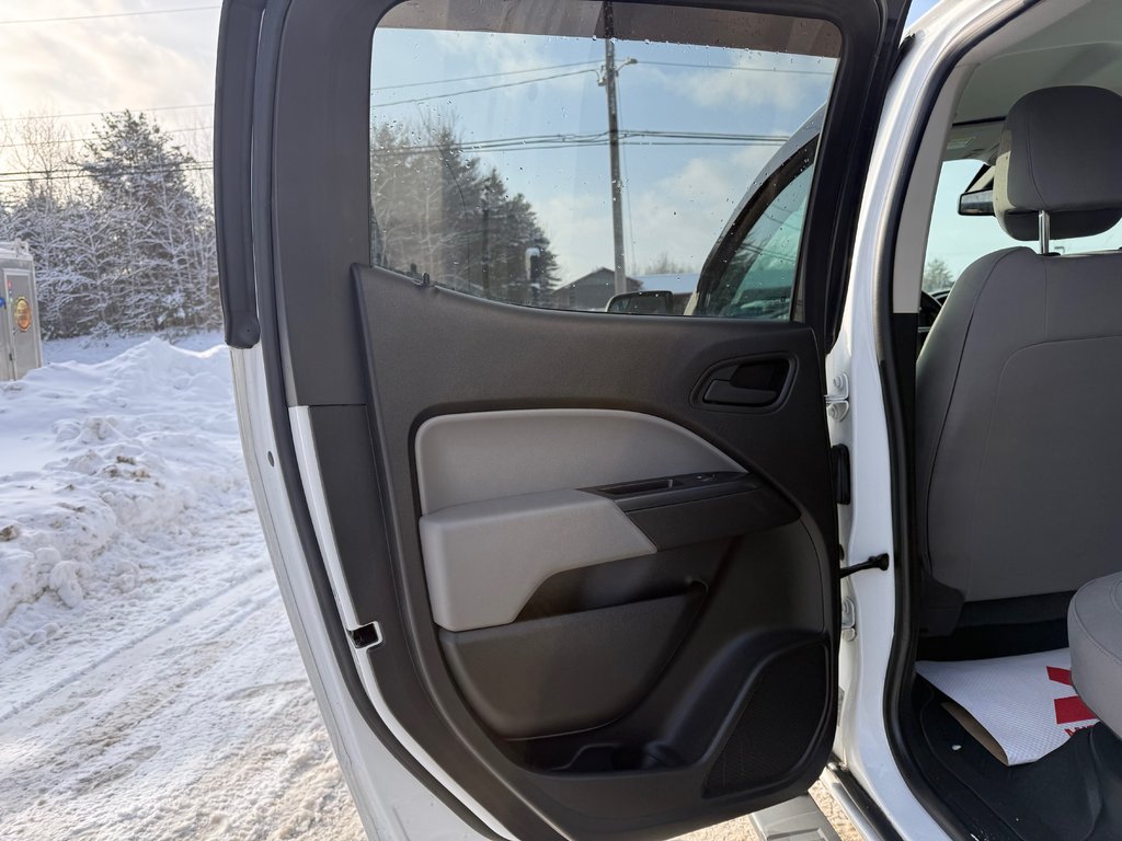 2018 Chevrolet Colorado 4WD Work Truck, keyless entry, backup camera, BT in COLDBROOK, Nova Scotia - 14 - w1024h768px