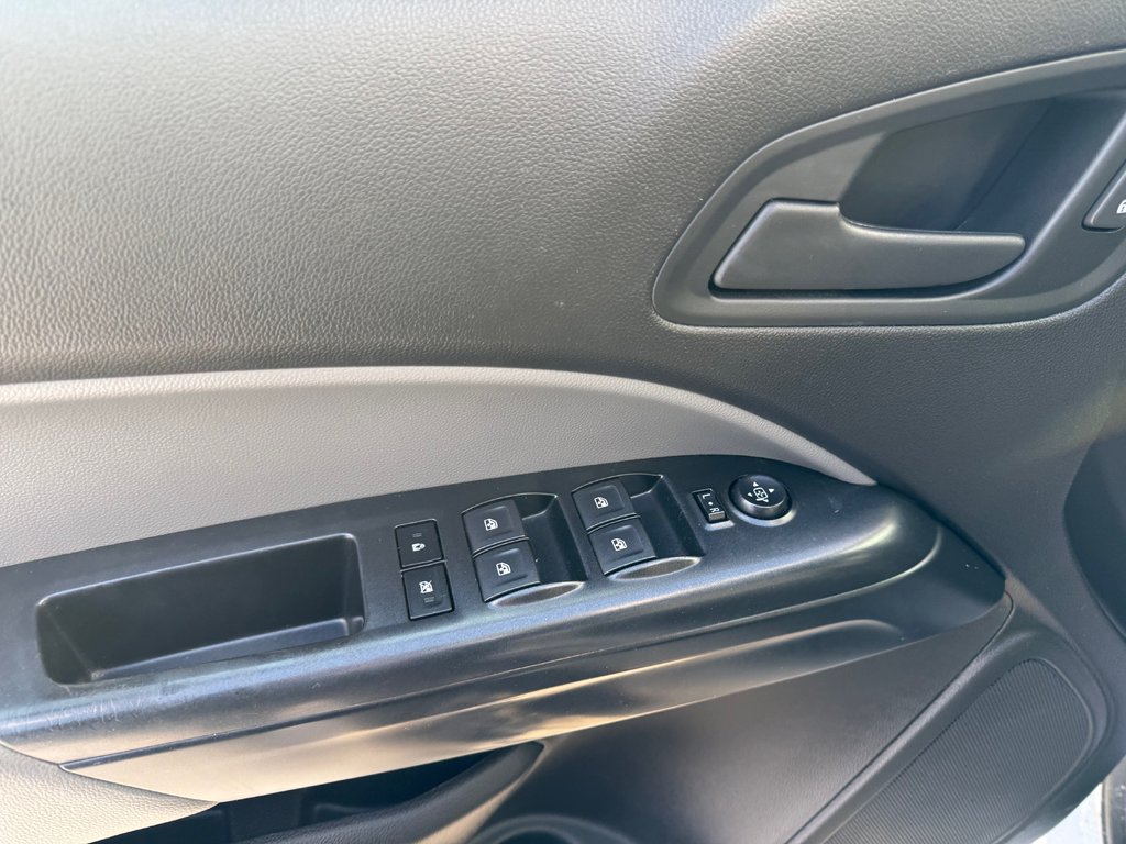 2018 Chevrolet Colorado 4WD Work Truck, keyless entry, backup camera, BT in COLDBROOK, Nova Scotia - 8 - w1024h768px