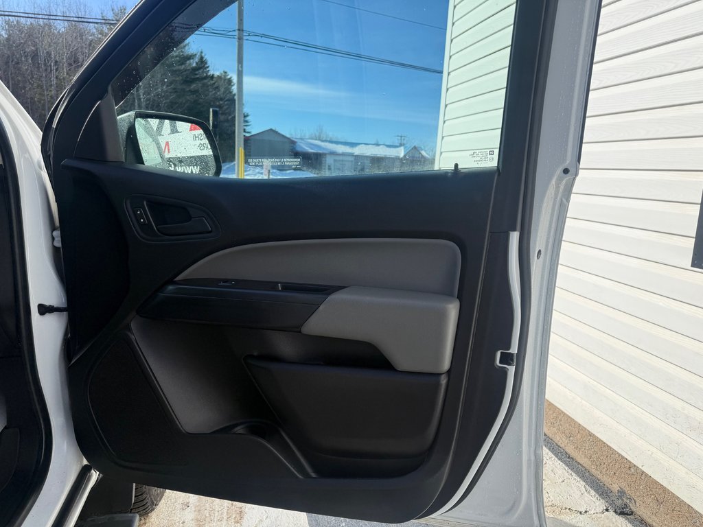 Chevrolet Colorado 4WD Work Truck, keyless entry, backup camera, BT 2018 à COLDBROOK, Nouvelle-Écosse - 18 - w1024h768px