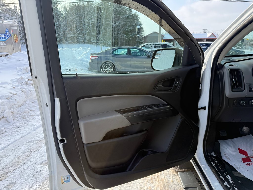 2018 Chevrolet Colorado 4WD Work Truck, keyless entry, backup camera, BT in COLDBROOK, Nova Scotia - 7 - w1024h768px