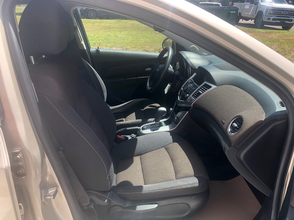 Chevrolet Cruze LT 1LT - Power Windows, Reverse Camera, Hands Free 2015 à COLDBROOK, Nouvelle-Écosse - 21 - w1024h768px