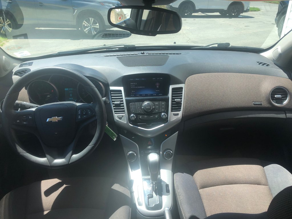 Chevrolet Cruze LT 1LT - Power Windows, Reverse Camera, Hands Free 2015 à COLDBROOK, Nouvelle-Écosse - 11 - w1024h768px
