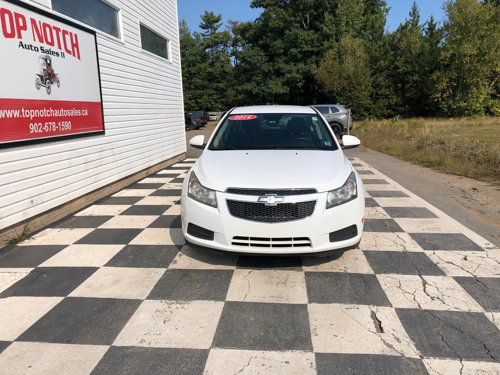 2014  Cruze 1LT, power locks, cruise control, reverse camera in COLDBROOK, Nova Scotia - 2 - w1024h768px