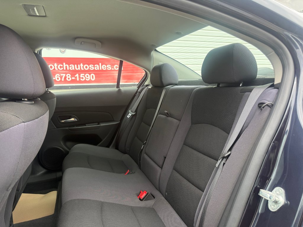 2014 Chevrolet CRUZE LT, keyless entry, Cruise control, Bluetooth in COLDBROOK, Nova Scotia - 14 - w1024h768px