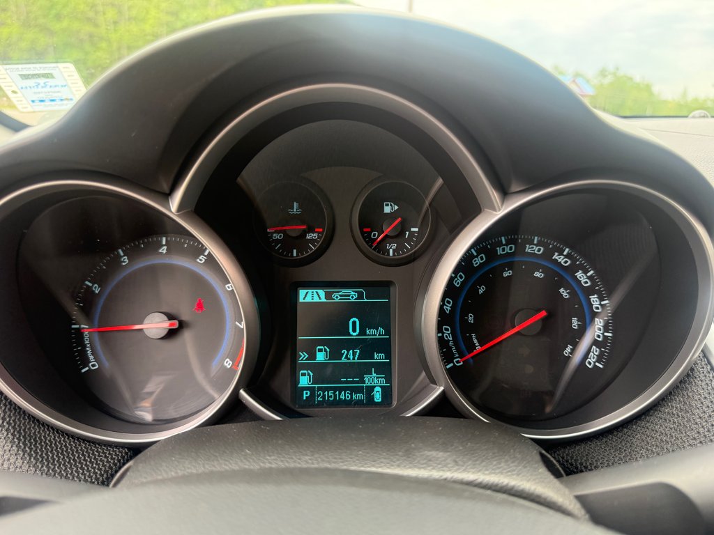 2014 Chevrolet CRUZE LT, keyless entry, Cruise control, Bluetooth in COLDBROOK, Nova Scotia - 11 - w1024h768px