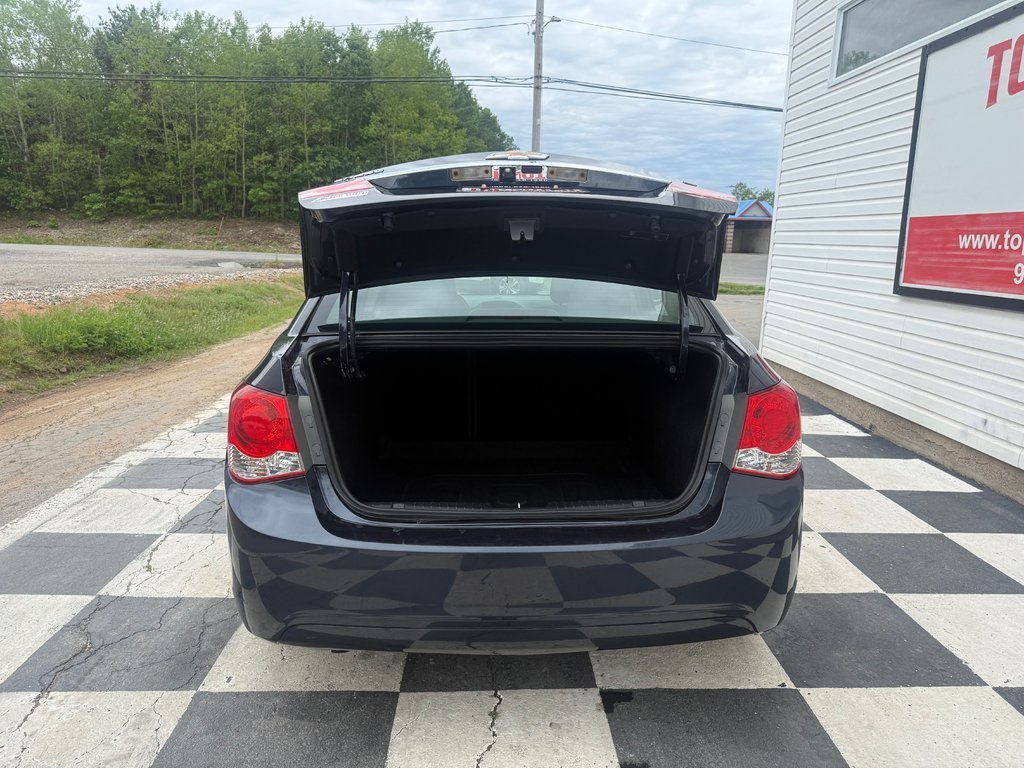 2014 Chevrolet CRUZE LT, keyless entry, Cruise control, Bluetooth in COLDBROOK, Nova Scotia - 15 - w1024h768px