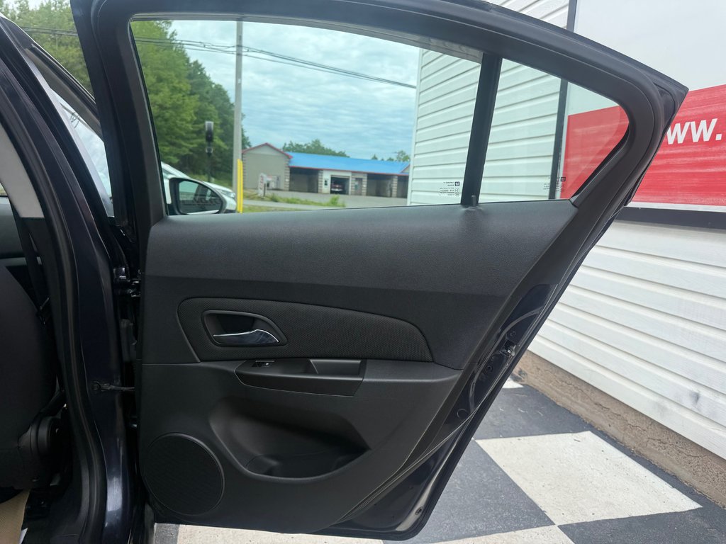 2014 Chevrolet CRUZE LT, keyless entry, Cruise control, Bluetooth in COLDBROOK, Nova Scotia - 16 - w1024h768px