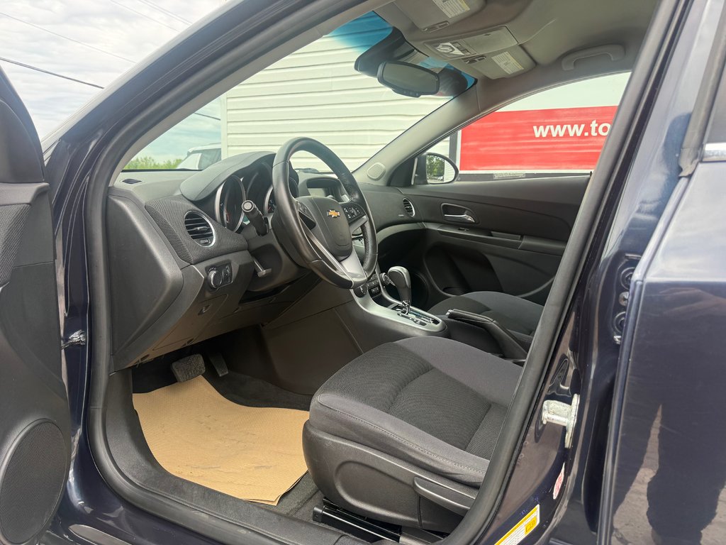 2014 Chevrolet CRUZE LT, keyless entry, Cruise control, Bluetooth in COLDBROOK, Nova Scotia - 9 - w1024h768px