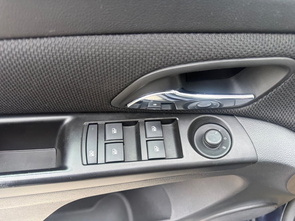 2014 Chevrolet CRUZE LT, keyless entry, Cruise control, Bluetooth in COLDBROOK, Nova Scotia - 8 - w1024h768px