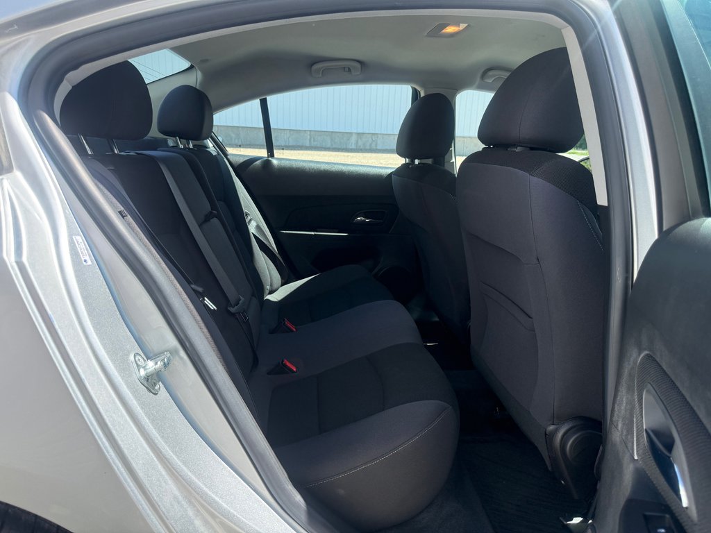 Chevrolet CRUZE LT, keyless entry, Cruise control, Bluetooth 2016 à Kentville, Nouvelle-Écosse - 17 - w1024h768px