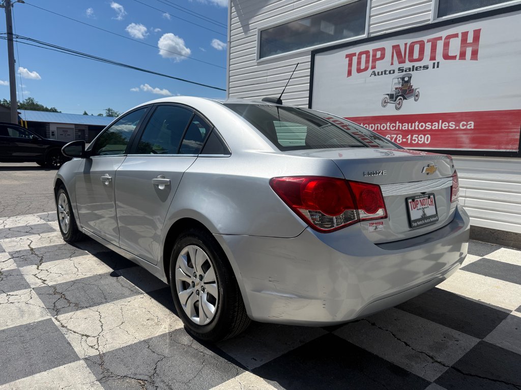Chevrolet CRUZE LT, keyless entry, Cruise control, Bluetooth 2016 à Kentville, Nouvelle-Écosse - 6 - w1024h768px