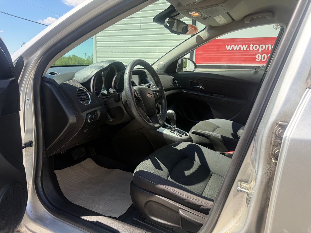 Chevrolet CRUZE LT, keyless entry, Cruise control, Bluetooth 2016 à Kentville, Nouvelle-Écosse - 9 - w1024h768px