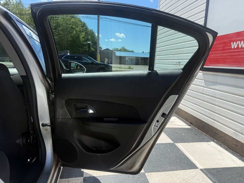 Chevrolet CRUZE LT, keyless entry, Cruise control, Bluetooth 2016 à Kentville, Nouvelle-Écosse - 16 - w1024h768px