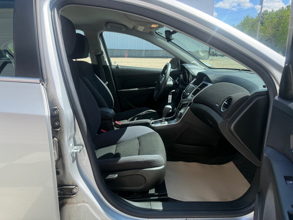 Chevrolet CRUZE LT, keyless entry, Cruise control, Bluetooth 2016 à Kentville, Nouvelle-Écosse - 19 - w1024h768px