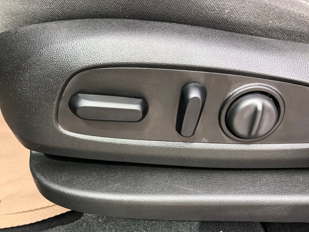 2019 Chevrolet Equinox LT - Reverse Camera, Bluetooth, Heated Seats in COLDBROOK, Nova Scotia - 18 - w1024h768px