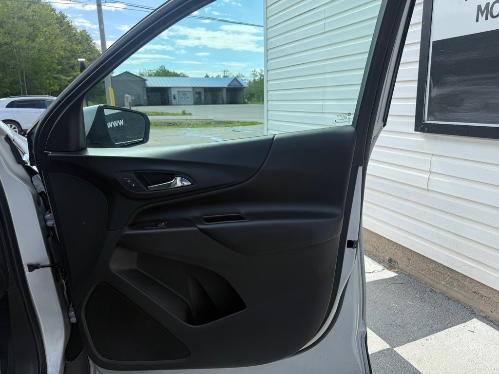 2020 Chevrolet Equinox LT, keyless entry, Cruise control, Bluetooth in COLDBROOK, Nova Scotia - 19 - w1024h768px