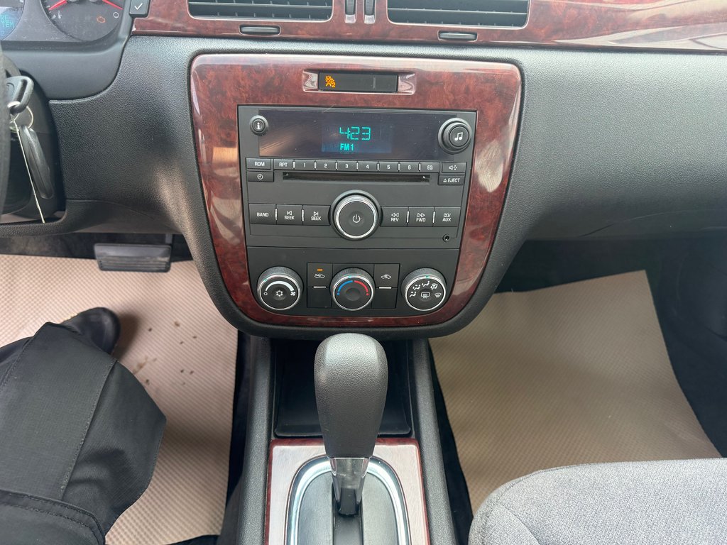 2007 Chevrolet IMPALA LS LS, keyless entry, backup camera, Bluetooth in Kentville, Nova Scotia - 12 - w1024h768px