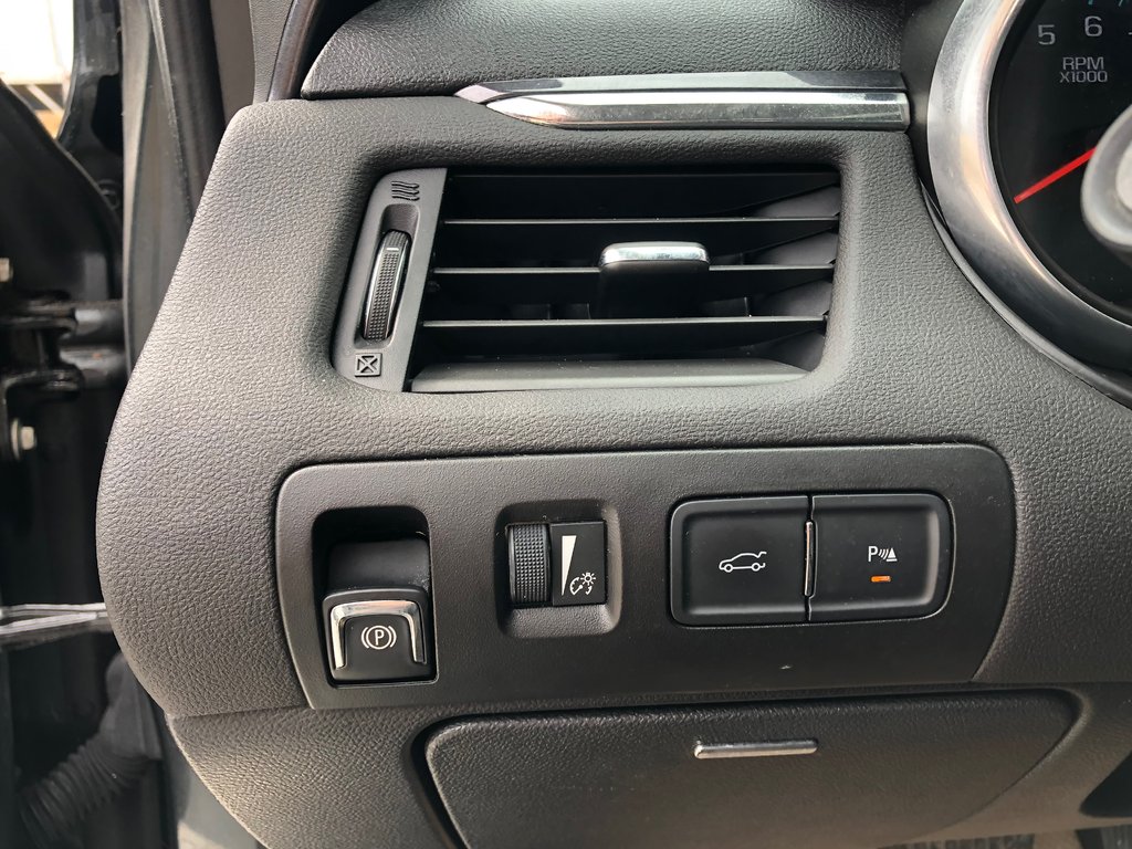 2014 Chevrolet Impala LT- cruise control, reverse camera, hands free, AC in COLDBROOK, Nova Scotia - 9 - w1024h768px