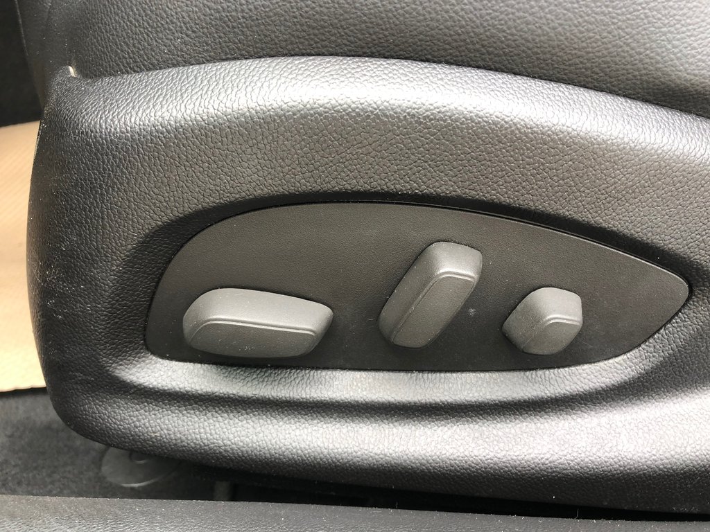 2014 Chevrolet Impala LT- cruise control, reverse camera, hands free, AC in COLDBROOK, Nova Scotia - 17 - w1024h768px