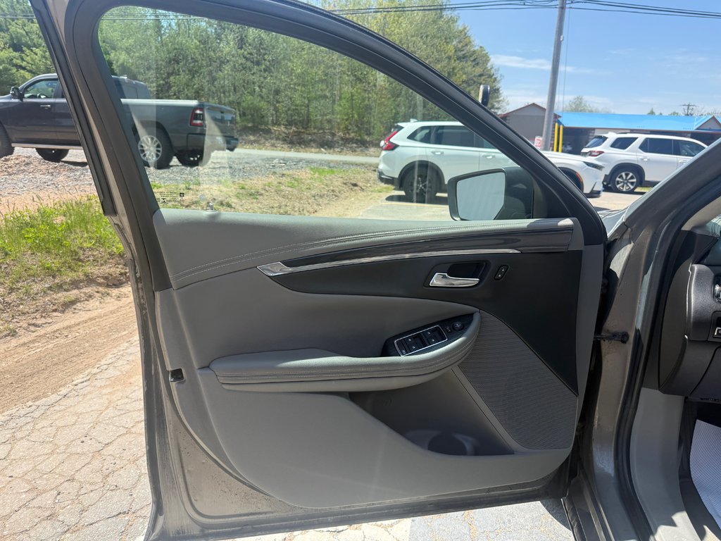 2018 Chevrolet IMPALA LT in COLDBROOK, Nova Scotia - 7 - w1024h768px