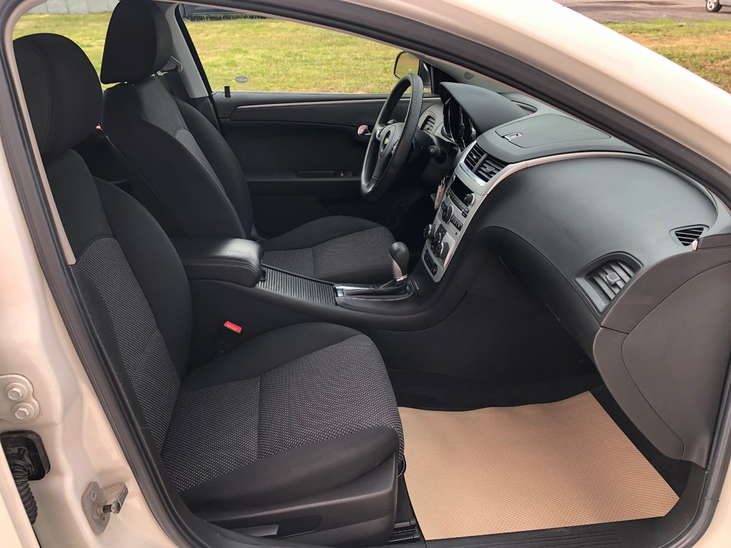 Chevrolet MALIBU 1LT LT - CD Player, Power Windows, Cruise Control 2010 à COLDBROOK, Nouvelle-Écosse - 22 - w1024h768px