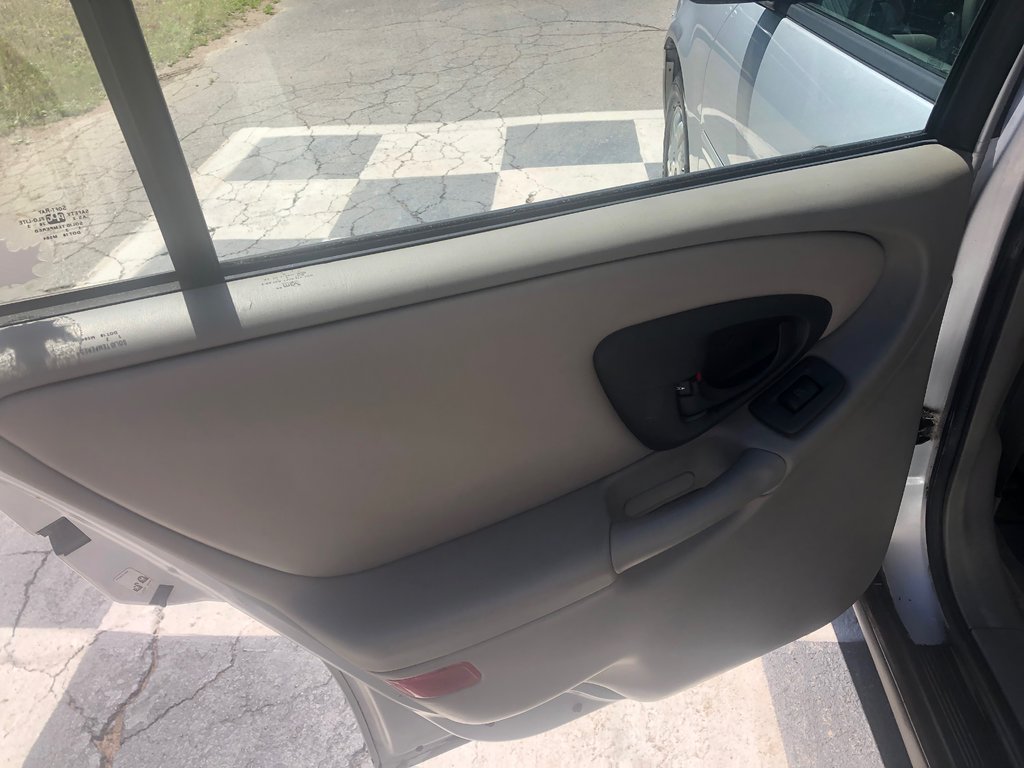 Chevrolet Malibu - Cruise Control, CD Player, Power Windows 2003 à COLDBROOK, Nouvelle-Écosse - 15 - w1024h768px