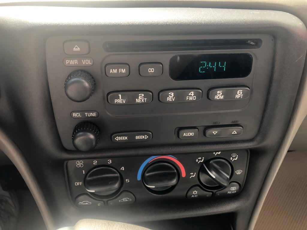 Chevrolet Malibu - Cruise Control, CD Player, Power Windows 2003 à COLDBROOK, Nouvelle-Écosse - 12 - w1024h768px