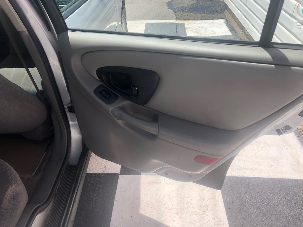Chevrolet Malibu - Cruise Control, CD Player, Power Windows 2003 à COLDBROOK, Nouvelle-Écosse - 18 - w1024h768px