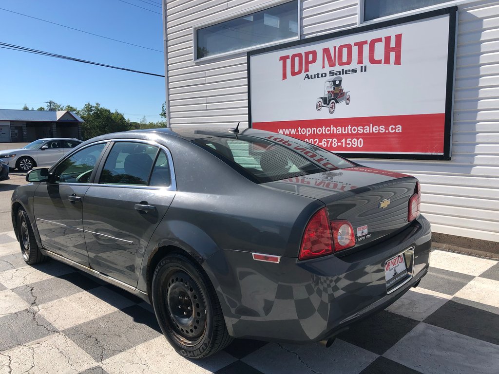 2009 Chevrolet Malibu 2LT - Sunroof, CD Player, Power Windows in COLDBROOK, Nova Scotia - 6 - w1024h768px