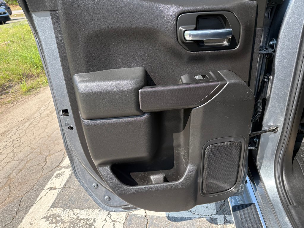Chevrolet Silverado 1500 LT - power seats, reverse camera, hands free, a/c 2019 à COLDBROOK, Nouvelle-Écosse - 18 - w1024h768px